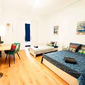  Hostel By Born & Gothic Spain